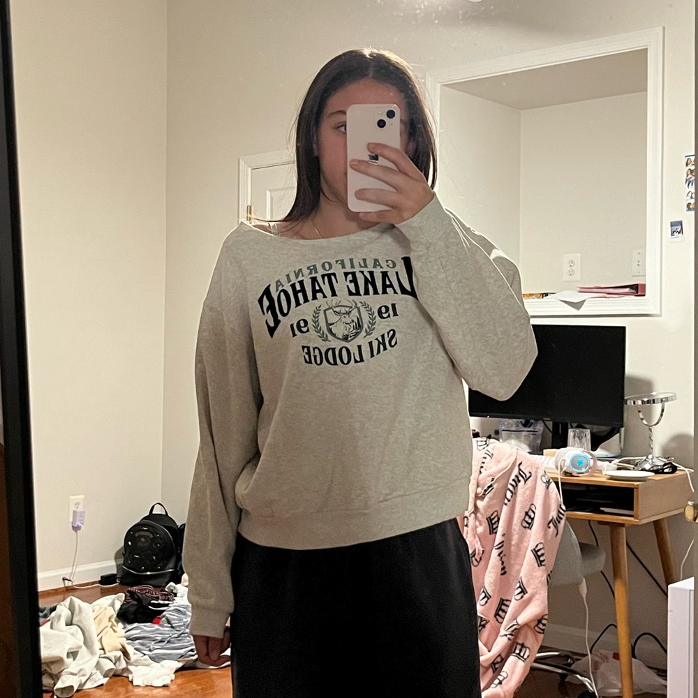crop neck crewneck